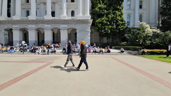 SACRAMENTO. California 'da. ABD. 03.31.2024. Bağlayıcı olmayan Khalistan Referandumu için binlerce kişi Sacramento 'da toplandı. Başkent Müzesi. 