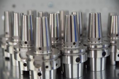 Değirmen ve akort makineleri için CNC araçları, son değirmen ve matkapları tutmak için, gişe sahipleri, HSK-A 63, Makine verimliliği, Metal çalışma araçları