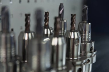 Değirmen ve akort makineleri için CNC araçları, son değirmen ve matkapları tutmak için, gişe sahipleri, HSK-A 63, Makine verimliliği, Metal çalışma araçları