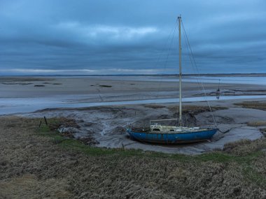 Sahilde bir yatta, DJI Mini 2 ile vurulmuş.