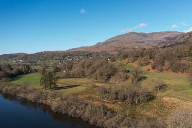 Gökyüzündeki Coniston, bir DJI Mini 2 ile vuruldu.