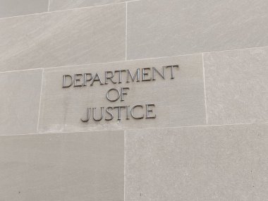 Washington DC, ABD, 16 Eylül 2024: Robert F. Kennedy Binası önünde ABD Adalet Bakanlığı 'nın (DOJ) imzasının kapatılması. Adalet Bakanlığı yasaları uygular ve ABD 'nin çıkarlarını korur..