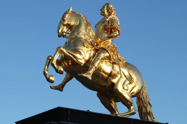 Dresden, Saksonya, Almanya - 24 Ağustos 2009: Dresden 'de güçlü Augustus II..