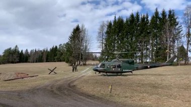 GUePl Geyerhof, St. Peter, Yukarı Avusturya - 12 Mart 2025: Avusturya Hava Kuvvetleri Agusta Bell AB-212, 5D-HO, Hafif Taşımacılık Helikopter Filosu, Hoersching Hava Üssü.