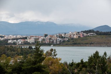 bir tepenin manzarası, Chalkida, Evia Adası, Yunanistan