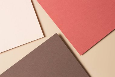 Bej ve kahverengi tonlu soyut renk kağıtları geometri kompozisyonu.