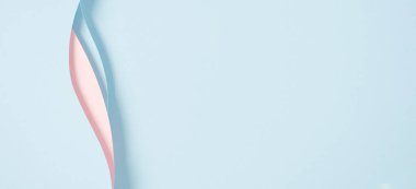 Soyut renkli kağıt dokusu arkaplanı. Minimum kağıt, geometrik şekil katmanları ve açık mavi ve pembe çizgilerle kompozisyonu keser. Üst görünüm, alanı kopyala.