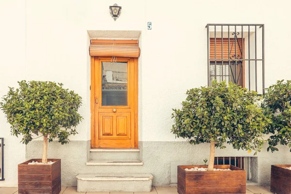 Typisch Dekoriertes Klassisches Wohnhaus Spanischen Stil Gemütliches Klassisches Weiß Getünchtes — Stockfoto