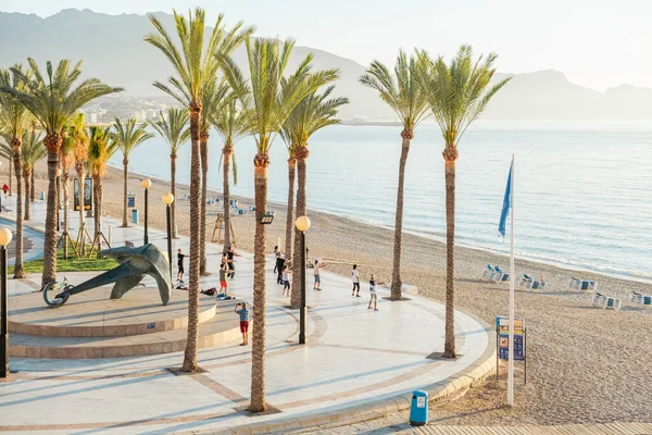 Albir Spanien April 2023 Der Strandpromenade Von Albir Trainieren Aktive — Stockfoto