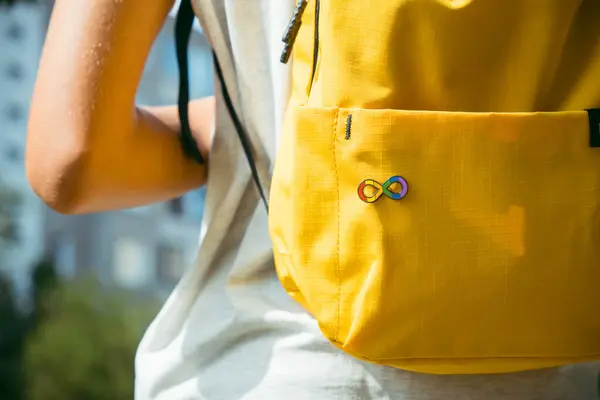 Kind Mit Rucksack Mit Autismus Unendlich Regenbogensymbol Zeichen Welttag Des Stockbild