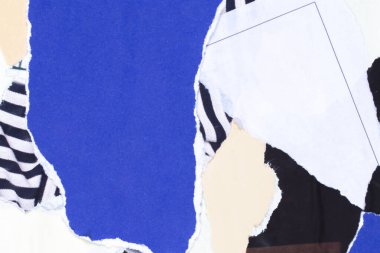 Eski grunge yırtık kolaj posterleri buruşmuş kağıt pankart dokusu arka planı. Yırtılmış solmuş kağıt yüzey levhası.