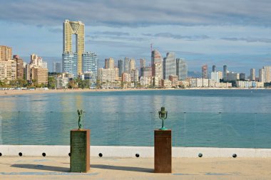 Benidorm, İspanya - 21 Ocak 2025 Benidorm Festivali heykelleri. Benidorm Festivali, Spains Eurovision temsilcisi olarak hizmet veren yıllık müzik festivali..