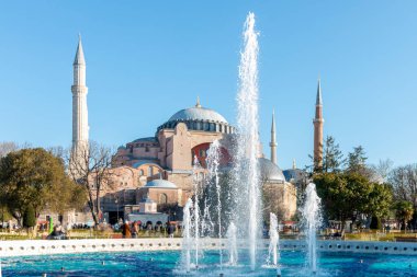 İstanbul 'daki Hagia Sofya' nın önündeki çeşme..