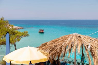 Kumsal ve deniz manzarası