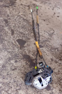  Kapılar kilitli. Konsept araba kapısı tamir hizmetleri. 