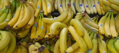 Piyasada taze sarı muz