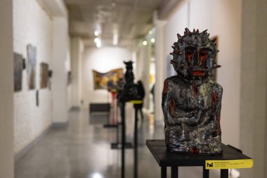 Lutsk, Ukrayna - 26 Şubat 2023 - Korsaki Modern Ukrayna Sanat Müzesi, modern Ukraynalı sanatçıların eserleri