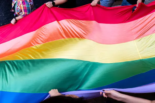 Menschen Demonstrieren Pride Day Mit Stolz Flagge — Stockfoto