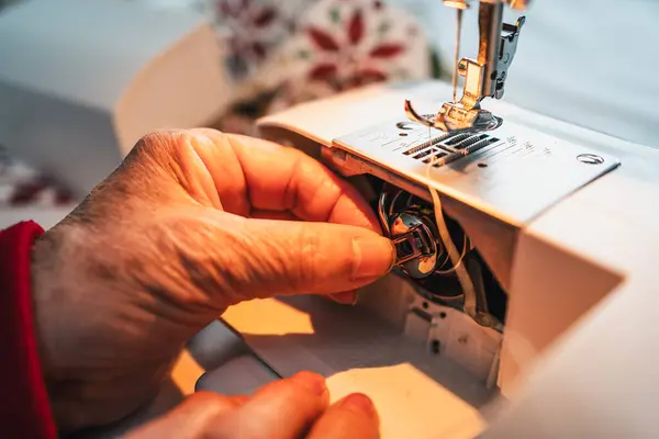Detail Fingers Seamstress Preparing Sewing Machine Starting Work Day — Stock Photo, Image