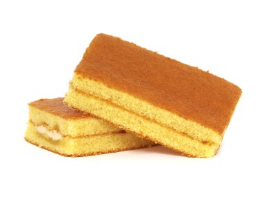 Beyaz üzerine meyveli krema doldurulmuş sünger keki.