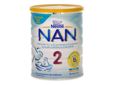 BUCHAREST, ROMANIA - 12 Temmuz 2016. Nestle Nan 2, 6 ay sonra bebekler için süt formülü.. 