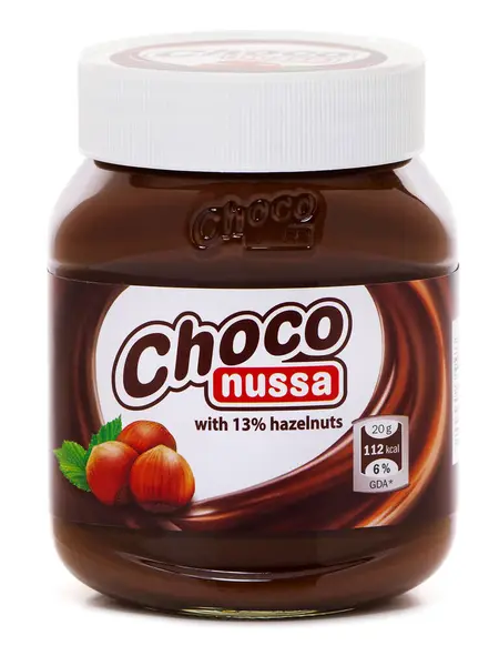 BUCHARest, Roma - 9 Mart 2019. Bir kavanoz Choco Nussa çikolatası fındıklı, marka Lidl Market