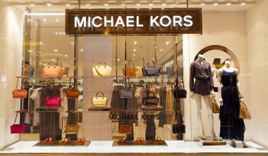 Roma, İtalya - 27 Temmuz 2019 'da. Roma, İtalya 'da Michael Kors mağazası