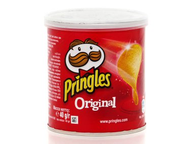 BUCHARest, Roma - 14 Eylül 2019 'da. Pringles Orijinal patates cipsi, 40 gram küçük paket