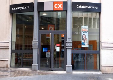 VALENCIA, İspanya - 22 Mart 2016. Valencia 'daki Catalunya Caixa tasarruf bankasının bir şubesi.
