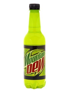 BUCHARest, Roma - 7 ARALIK 2017. Bir şişe Mountain Dew içeceği.
