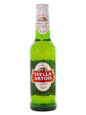 BUCHARest, Roma - 16 Ocak 2017. - 16 Ocak 2017. Stella Artois cam şişe birası beyaza izole edilmiş.