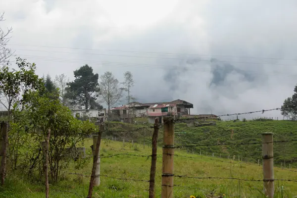 Dağların güzel manzarası