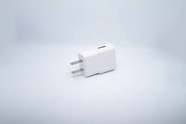 beyaz usb 3.0 şarj adaptörü