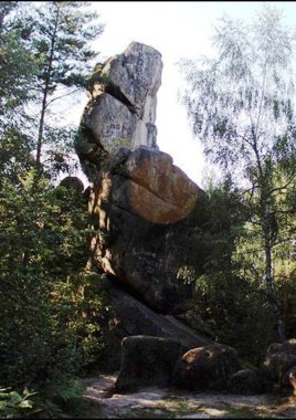 Yazın Karpatlar 'da bir kaya