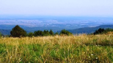 Dağın tepesinden güzel manzara