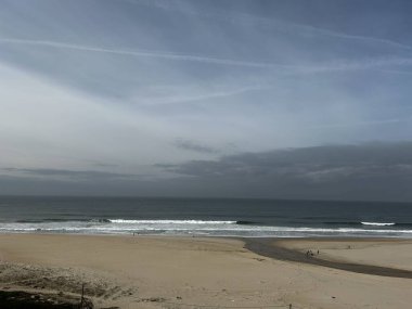 Deniz kıyısının güzel manzarası