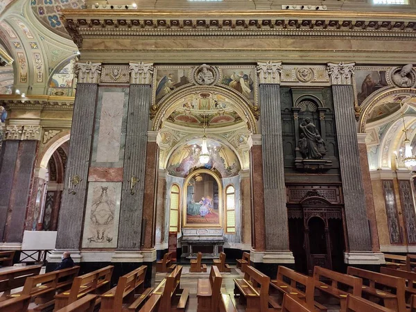 ポンペイ カンパニア イタリア 2021年10月14日 ポンペイのロザリオの祝福の聖母の19世紀の聖域のサイドチャペル — ストック写真