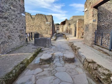 Pompeii, Campania, İtalya - 14 Ekim 2021: Via di Castricio, Pompei Arkeoloji Parkı