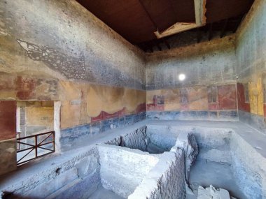 Pompeii, Campania, İtalya - 14 Ekim 2021: Pompeii Arkeoloji Parkı 'ndan Vicolo di Paquius Proculus' ta Casa del Menandro