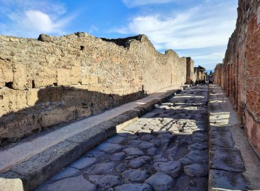 Pompeii, Campania, İtalya - 14 Ekim 2021: Pompeii Arkeoloji Parkındaki Sokaklar