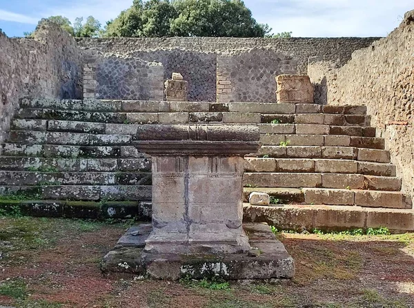ポンペイ カンパニア イタリア 2021年10月14日 ポンペイの考古学公園におけるアスクレピオス神殿またはエスクラピオス神殿の遺跡 — ストック写真