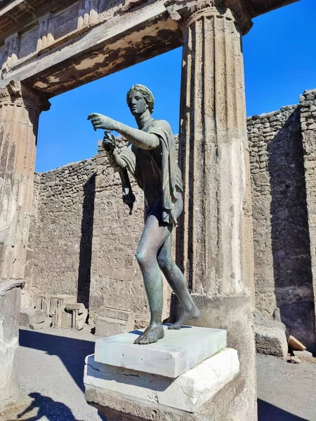 2021年10月14日 意大利坎帕尼亚庞培 意大利庞培考古公园阿波罗神殿中的阿波罗铜像 — 图库照片