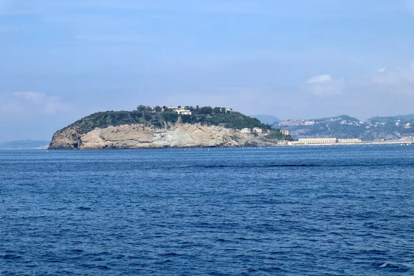 那不勒斯 坎帕尼亚 2022年5月12日 尼西达岛从水翼船上起飞 — 图库照片