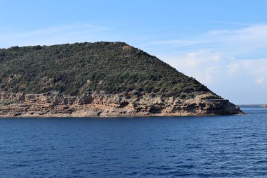 Procida, Campania, İtalya - 15 Mayıs 2022: Napoli feribotundan Procida Adası Panoraması
