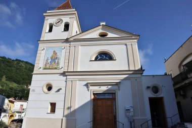 Barano d 'Ischia, Campania, İtalya - 15 Mayıs 2022: 19. yüzyıl Santa Maria La Porta Kilisesi Via Luigi Scotti