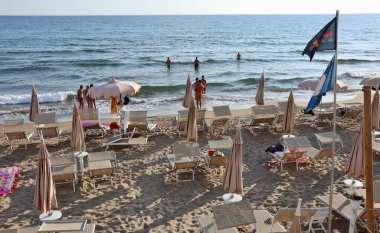 Sperlonga, Lazio, İtalya 5 Eylül 2021: Ponente sahilinde Lido La Nave
