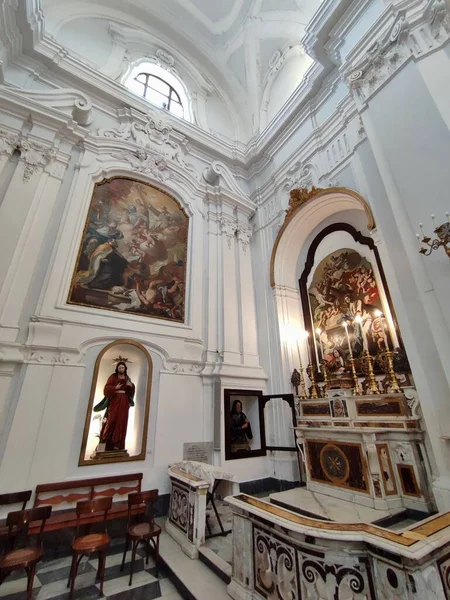 2022年5月13日 意大利坎帕尼亚Ischia 18世纪圣玛利亚大教堂的内部 — 图库照片