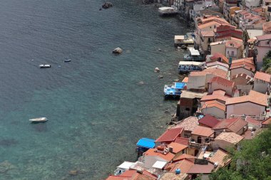 Scilla, Calabria, İtalya 13 Haziran 2021: Castello Ruffo 'dan Borgo di Chianalea