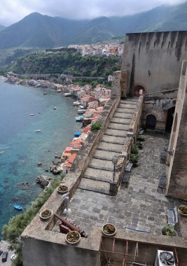 Scilla, Calabria, İtalya 13 Haziran 2021: Castello Ruffo 'dan Borgo di Chianalea