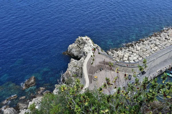 Scilla Calabria Italy Червня 2021 Туристи Скелі Порту Тераси Кастелло — стокове фото